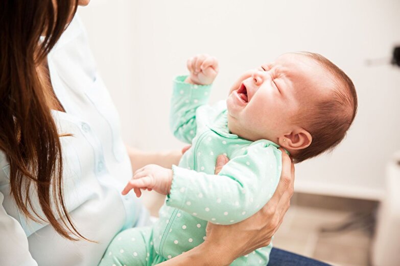 بهترین راهکار برای تسکین گریه نوزاد چیست؟