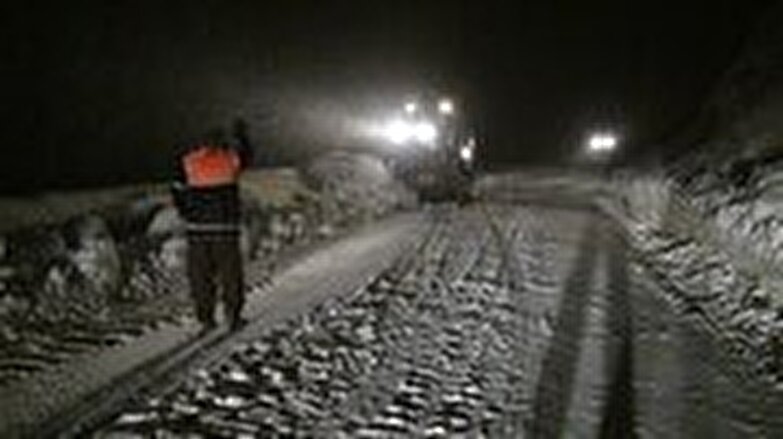 بارش 30 سانتی متری برف در گردنه ژالانه سنندج رخ داده است