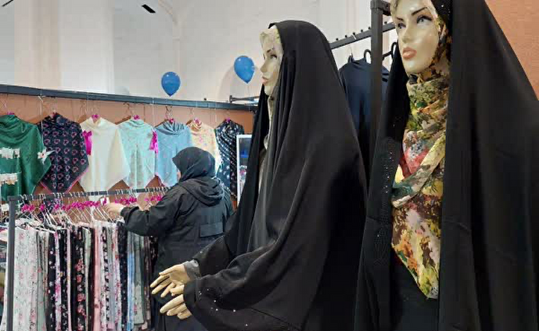 خرید پوشاک شیک اسلامی با گشت شبانه در مصلای تهران
