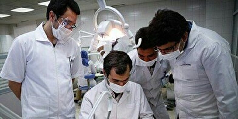 بیشتر از ۱۰ درصد از دانشجویان دانشگاه علوم پزشکی این شهر عراقی و افغانستانی هستند