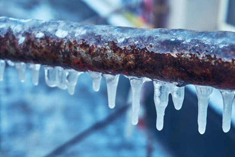 پنج روش برای باز کردن لوله های یخ زده بدون آسیب رساندن به لوله